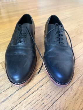 Nisolo leather Oxford shoes.